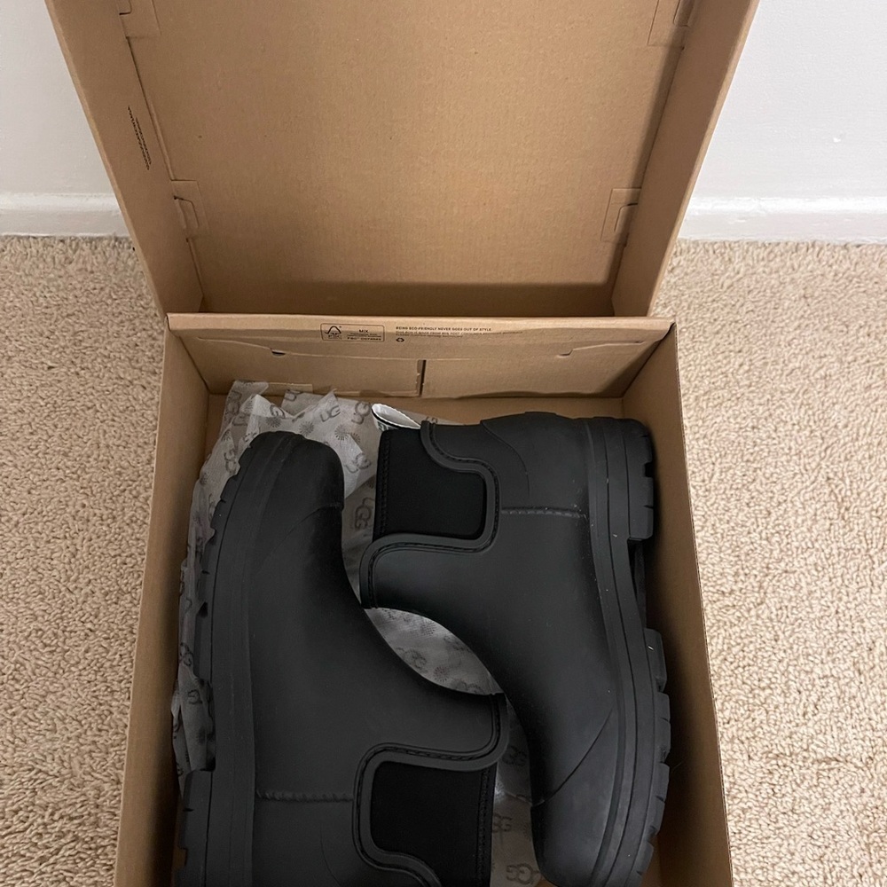 UGG Women's Charcoal Ankle Booties